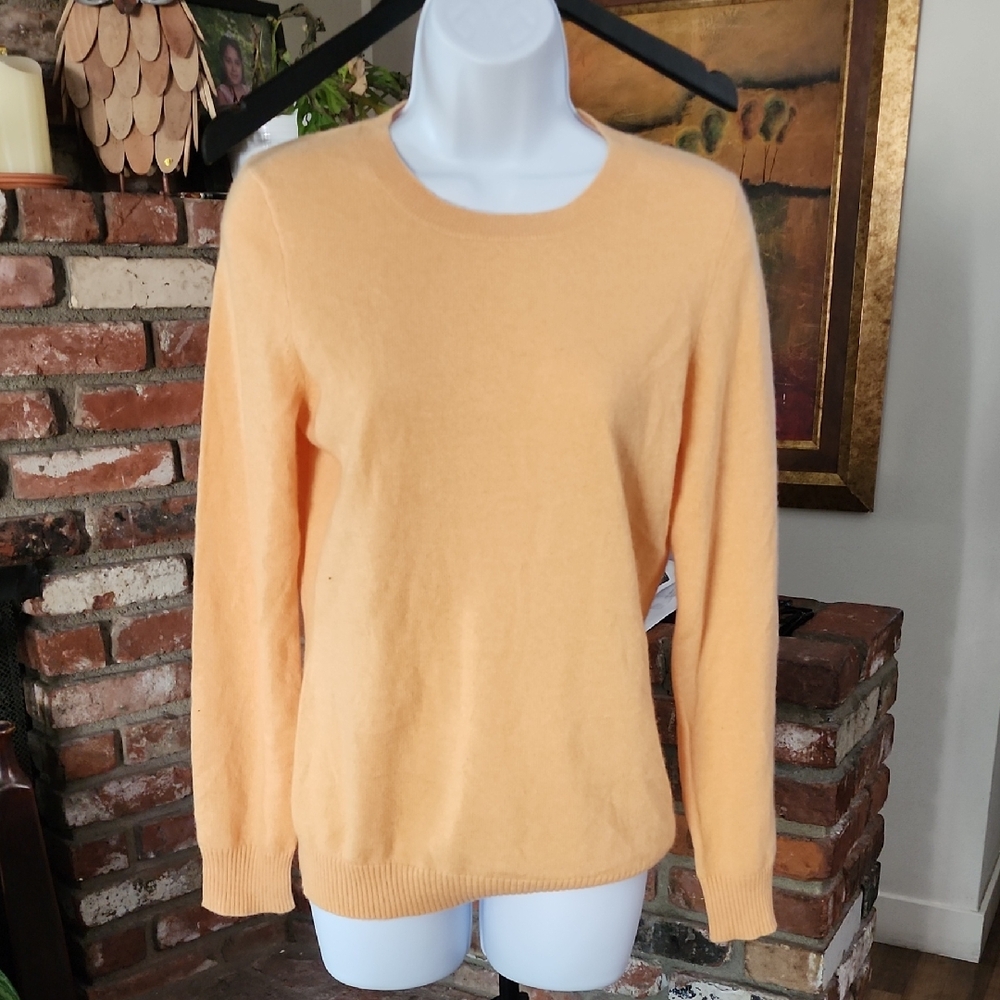 McDuff Cashmere Sweater Soft Apricot Crewneck Lightweight Knit
